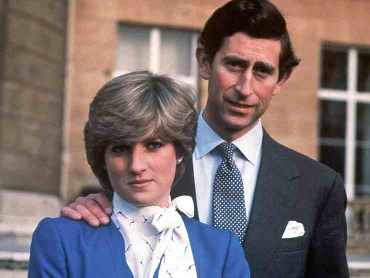 Lady Diana con Carlo, in una delle prime apparizioni 